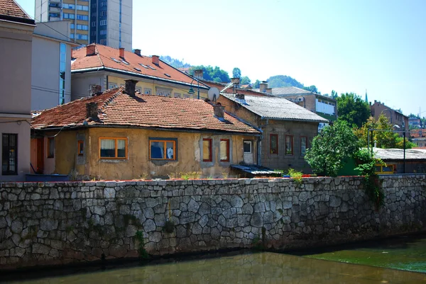 Sarajevo, hlavní město Bosny a Hercegoviny v létě — Stock fotografie