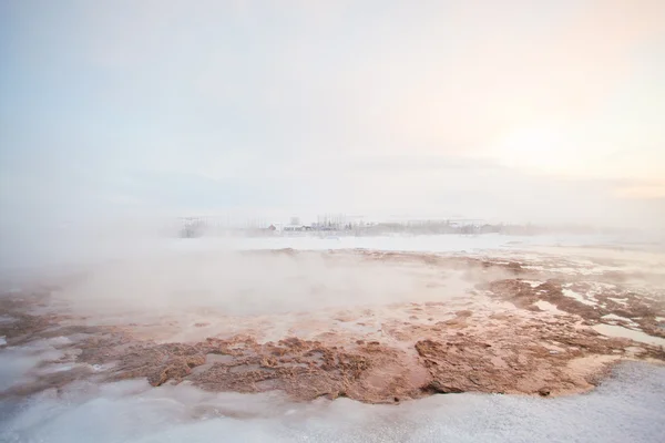 Гейзер під час зими, Ісландія, Скандинавії — стокове фото