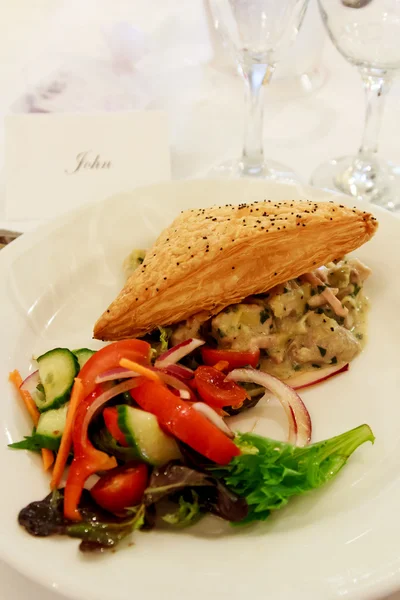 Pastelaria de frango com legumes — Fotografia de Stock