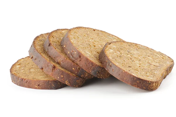 Куски коричневого хлеба — стоковое фото