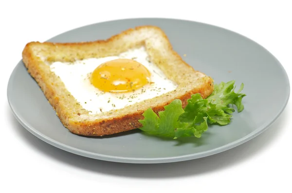 Жареные яйца на французском языке — стоковое фото