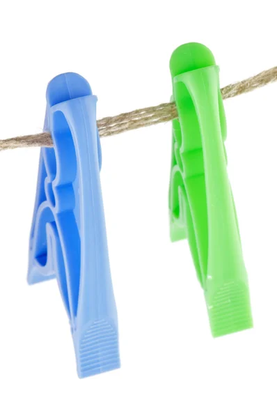 Dvě barvy clothespins — Stock fotografie