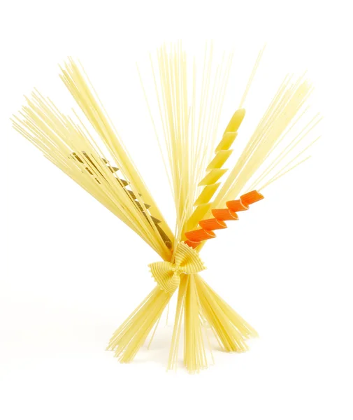 Bos van spaghetti met kleur fusilli — Stockfoto