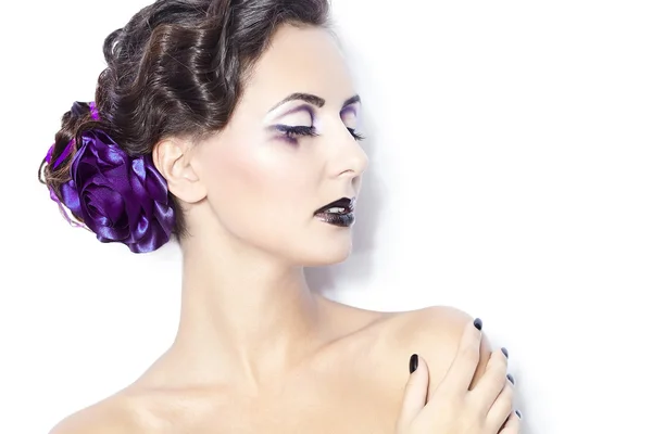 Peleas de moda entre mujeres y hombres aislados, maquillaje púrpura brillante, cu — Foto de Stock
