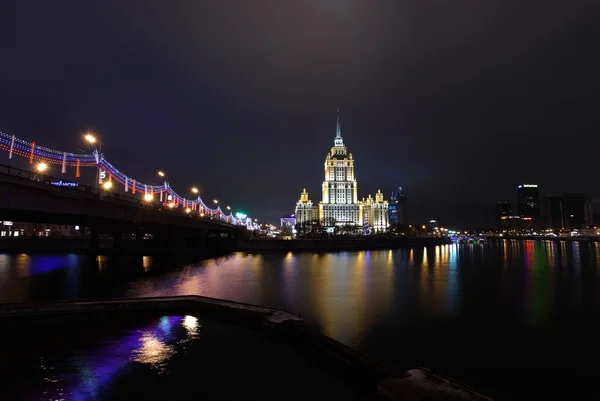 Nacht Moskou hotel Oekraine — Stockfoto