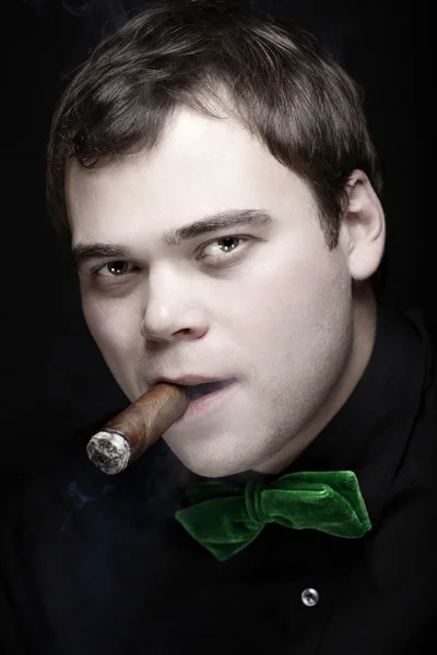 Homem fumador — Fotografia de Stock