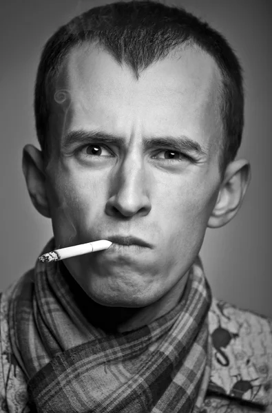 Hombre fumador — Foto de Stock