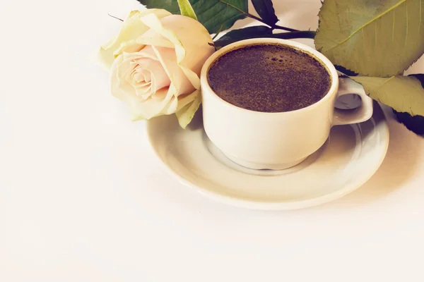 Cup of coffee and rose — Stock Photo, Image
