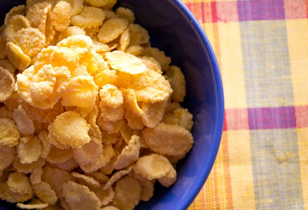 Bowl of cornflakes on the table — Stock Photo, Image