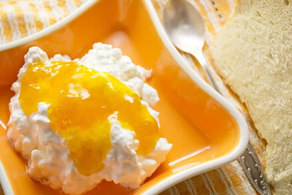 Süzme peynir reçeli orange Bowl Telifsiz Stok Imajlar
