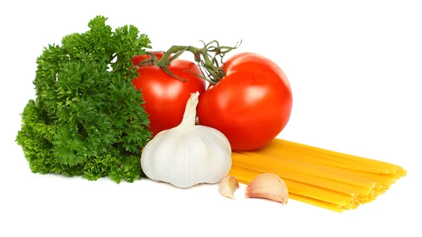 Italiensk pasta med tomater, vitlök och persilja — Stockfoto