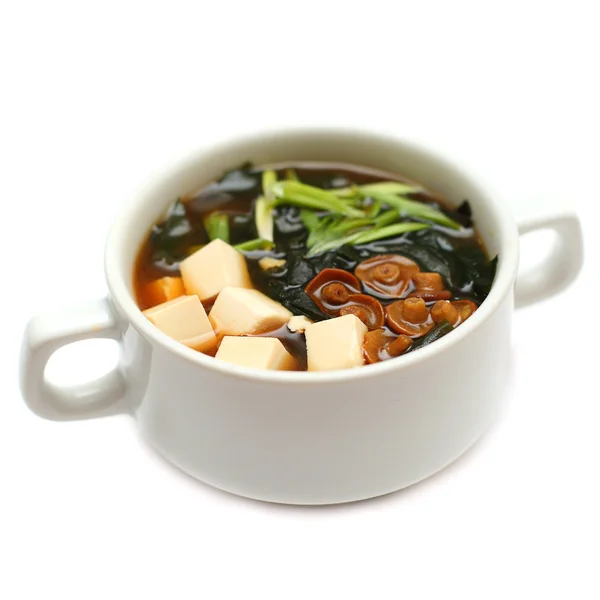 Cuisine japonaise - soupe gastronomique, nourriture sur fond blanc — Photo
