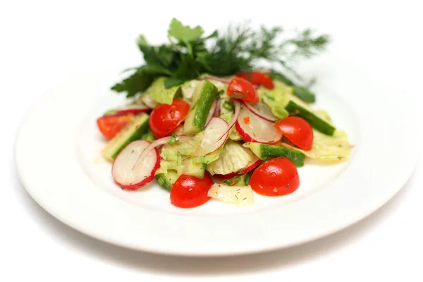 Ensalada de verduras - comida gourmet aislada sobre fondo blanco —  Fotos de Stock