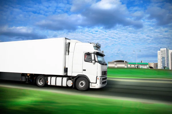 Witte snelle vrachtwagen - Zie Overige trucks in mijn portefeuille — Stockfoto