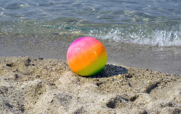 Bal op het strand — Stockfoto