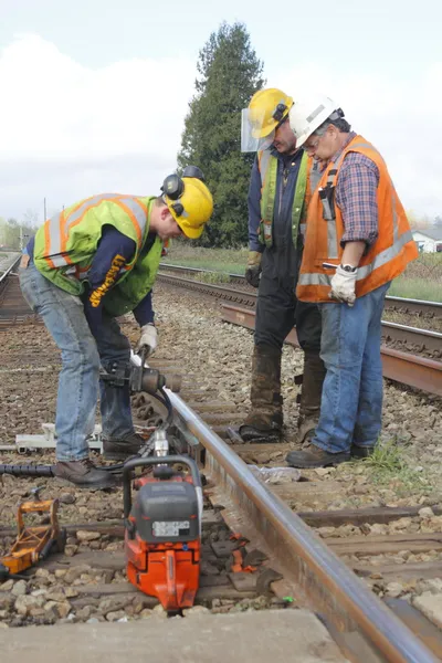 Tripulação Reparação de Trilha Ferroviária — Fotografia de Stock