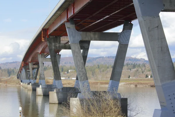 Feixes de suporte ponte — Fotografia de Stock