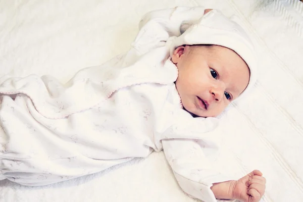 Φωτεινό πορτρέτο του αξιολάτρευτο μωρό — Φωτογραφία Αρχείου