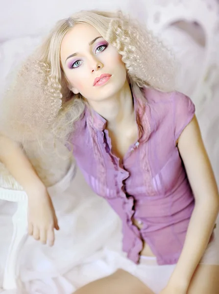 Beautiful woman fashion model on soft background — Stock Photo, Image
