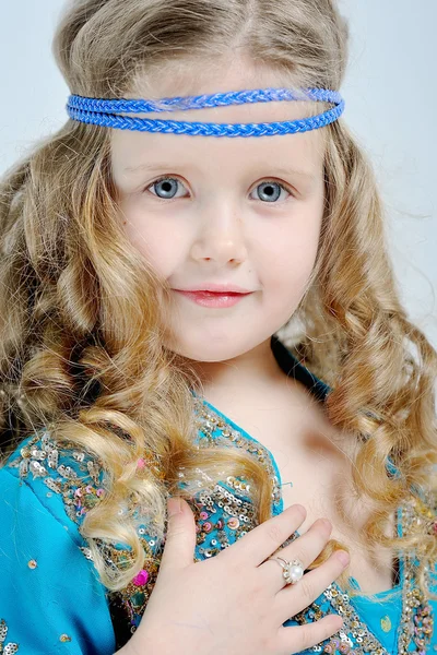Portrait of a girl in the Arab dress — Stock Photo, Image