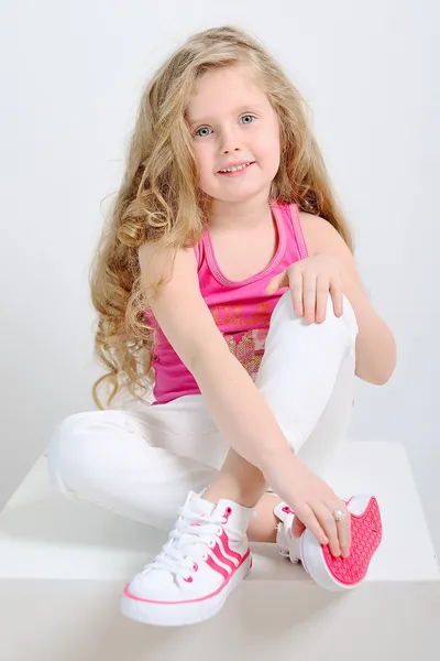 Porträt eines jungen Mädchens in Sportbekleidung — Stockfoto