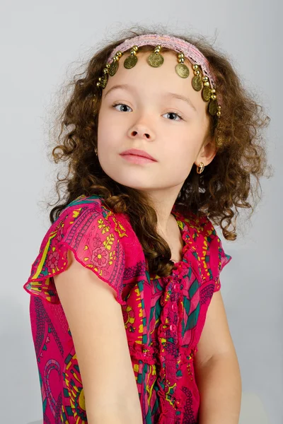 Porträt des süßen kleinen Mädchens — Stockfoto
