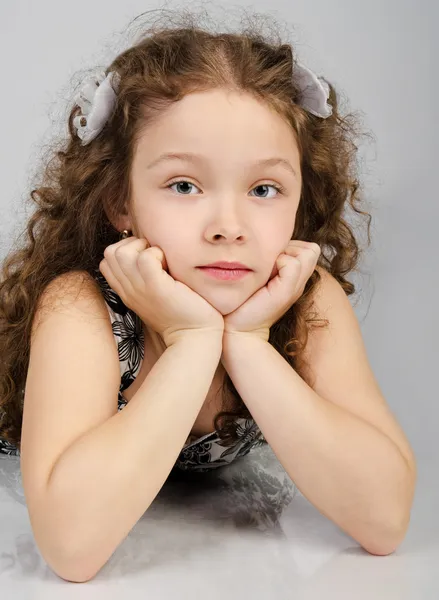 Ritratto di carina bambina — Foto Stock