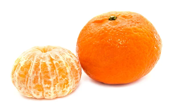 Mandarin tangerine isolerad på en vit — Stockfoto
