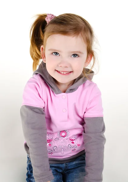 Porträt eines glücklich lächelnden kleinen Mädchens — Stockfoto