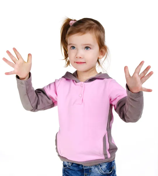 Porträtt av lilla tjej visar hennes händer — Stockfoto