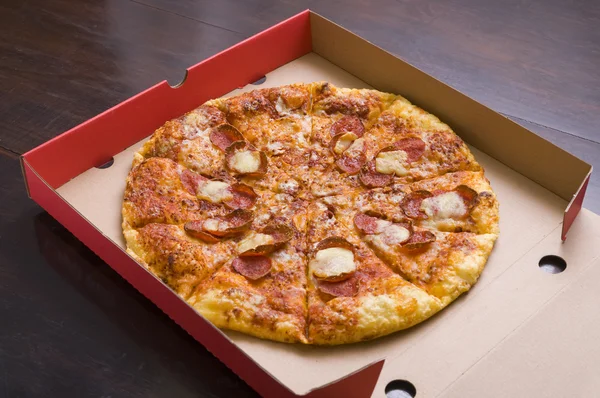 Pepperoni Pizza — Stock Photo, Image