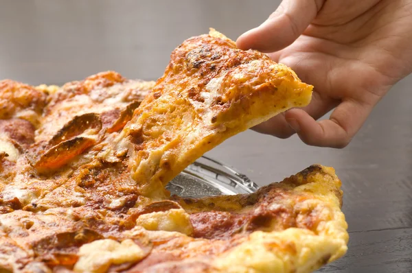 Krajíc pizzy — Stock fotografie
