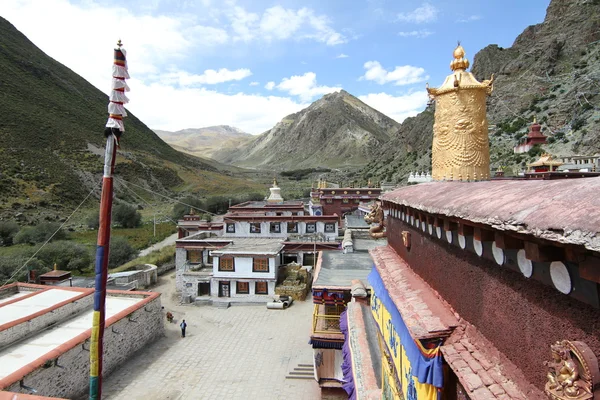 Buddhist monastery in Tibet — Stock Photo, Image