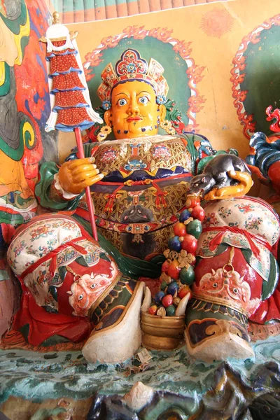 Skulptur i den buddhistiska klostret — Stockfoto