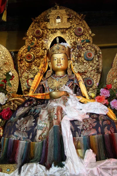 불교 수도원에서 조각 — 스톡 사진