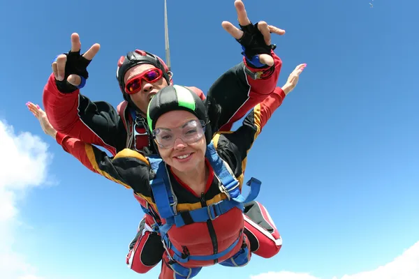 Skydiving fotoğraf. Tandem. — Stok fotoğraf