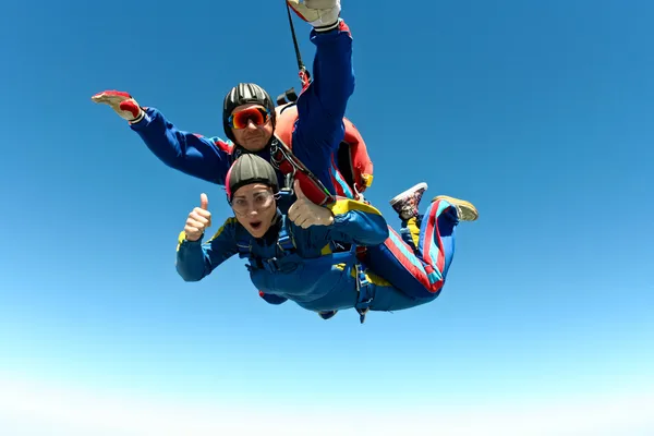 Skydiving fotoğraf. Tandem. — Stok fotoğraf