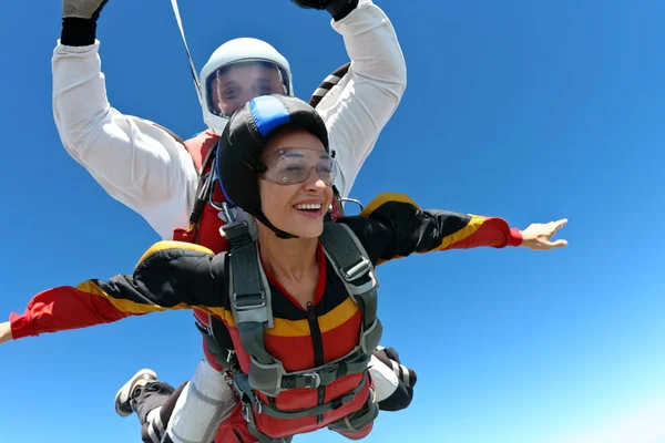 Skydiving fotoğraf. Tandem. — Stok fotoğraf