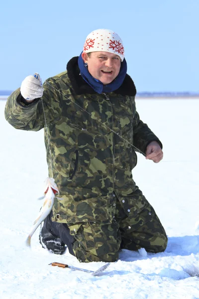 Pesca en hielo —  Fotos de Stock