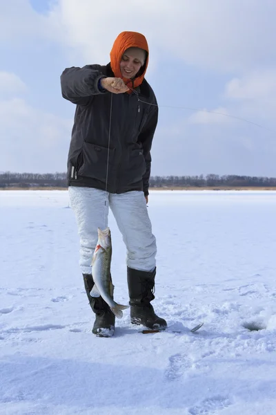 Pesca sul ghiaccio — Foto Stock