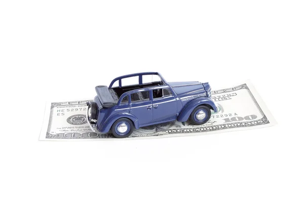 Model van de auto met een nominale waarde — Stockfoto