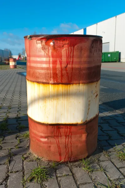 Barile di olio arrugginito — Foto Stock