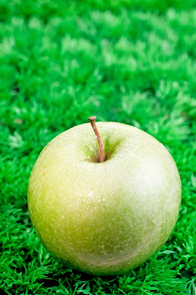 緑のリンゴをクローズ アップ — ストック写真