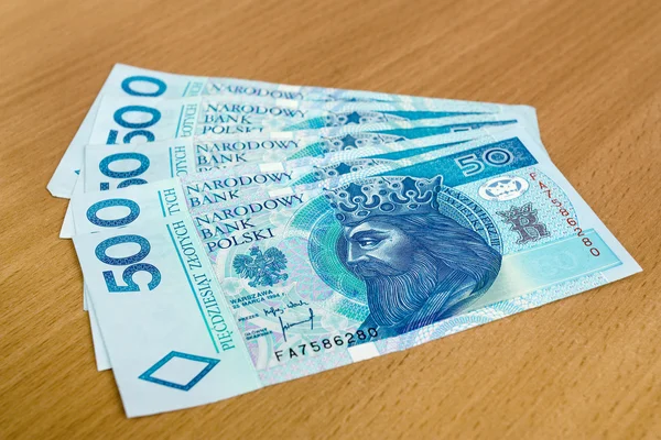 Polský peníze - Zlotý, bankovky na stůl — Stock fotografie