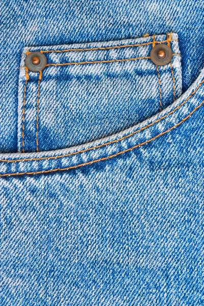 テクスチャまたは te を挿入する背景として青デニム ジーンズ ズボンのポケットを着用 — ストック写真