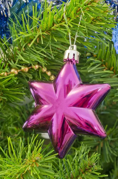 La decoración del árbol de Navidad en forma de seis-final purpur st — Foto de Stock