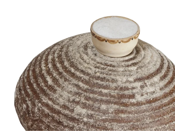 Pan de centeno redondo con sal . — Foto de Stock