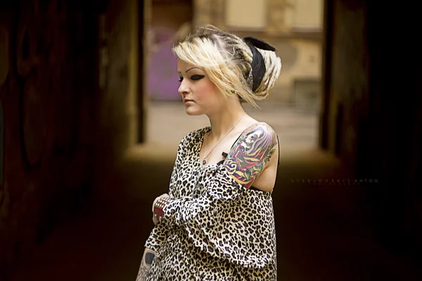 Girl with tattoo — Stock Photo, Image
