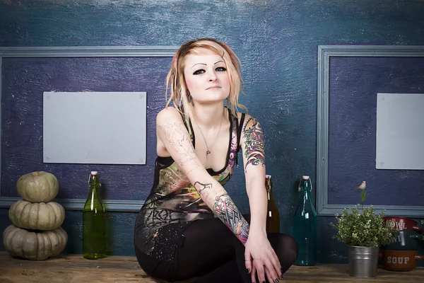 Tetovaná žena Stock Snímky