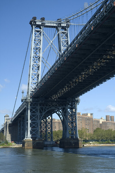 The Williamsburg Bridge connecting Brooklyn with the Lower East Side of Manhattan, New York, USA
